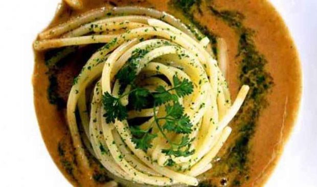 Pasta aglio olio peperoncino e cozze: ricetta Antonino Cannavacciuolo