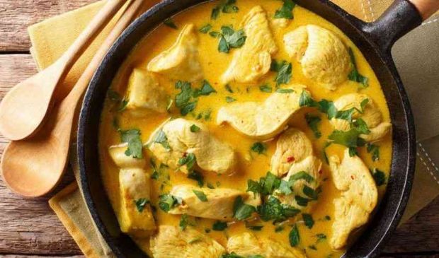 Pollo al Curry: ricetta indiana riso yogurt garam masala, senza panna