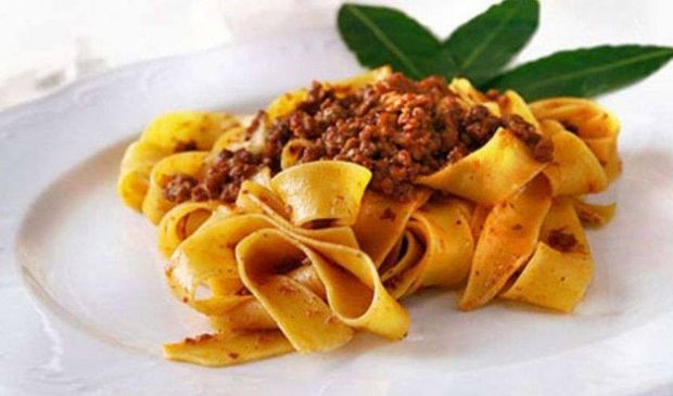 Ragù alla bolognese: ricetta emiliana, ingredienti dosi e preparazione