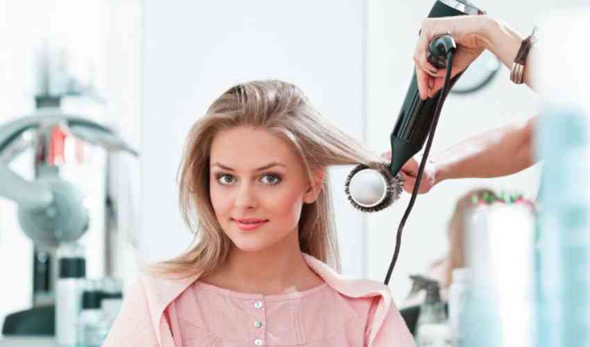 Piega capelli costo 2021: quanto costa messa in piega dal parrucchiere