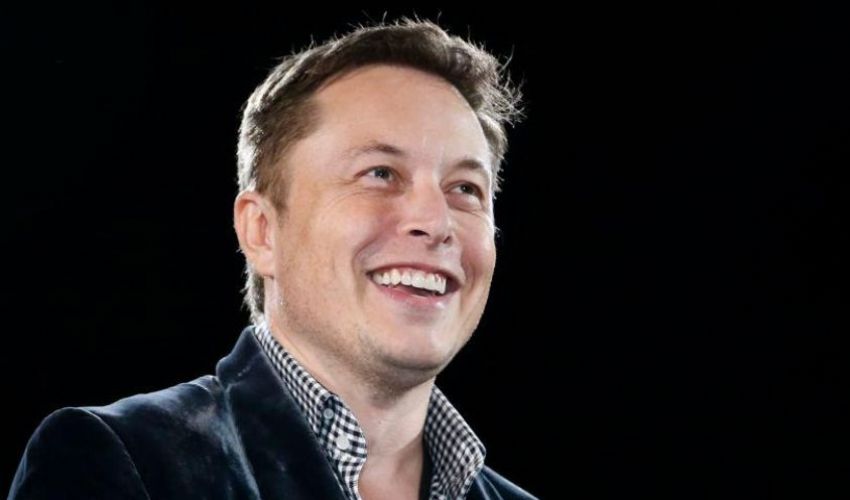 Elon Musk affossa il Bitcoin ma manda sulla Luna criptovaluta Dogecoin