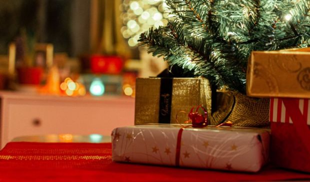 Natale 2021, ecco i regali più richiesti: dal cibo ai libri 