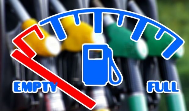 Perché il prezzo della benzina continua a salire, nonostante lo sconto