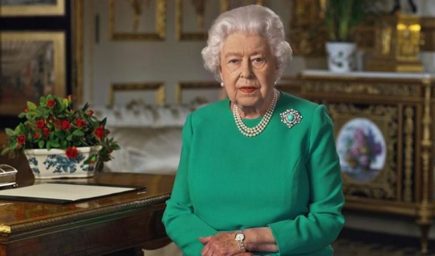 Funerali Filippo, “La Regina sta sopportando bene e ha il controllo”