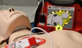 Prevenire le morti improvvise nel calcio si può, con il defibrillatore