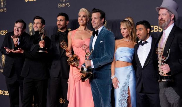 Emmy Awards: il trionfo di The Crown, Ted Lasso e i 44 premi a Netflix