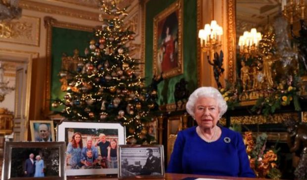 GB, variante Omicron: la Regina annulla il pranzo di Natale a Windsor