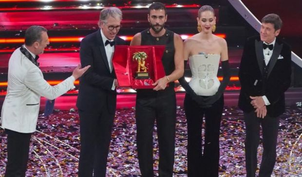 Trionfo Marco Mengoni, con “Due vite” è il vincitore di Sanremo 2023