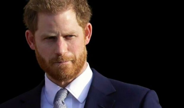 Principe Harry, uscirà a novembre la sua biografia: tremano i Windsor