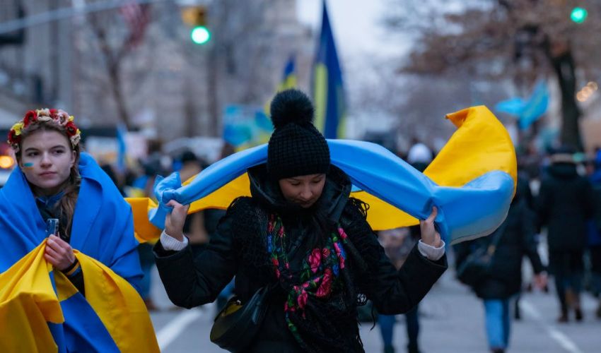 Ucraina, troppe manifestazioni per la pace l’un contro l’altra armate