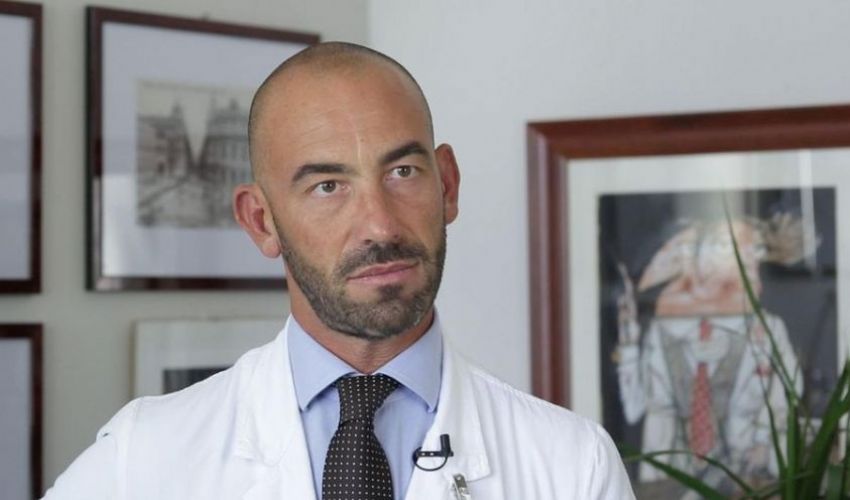 Terza dose, Bassetti: “Serve la medicina di precisione e su misura”