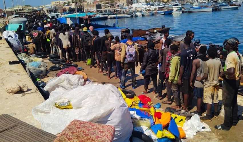 Emergenza sbarchi a Lampedusa: critiche e appelli a fare di più