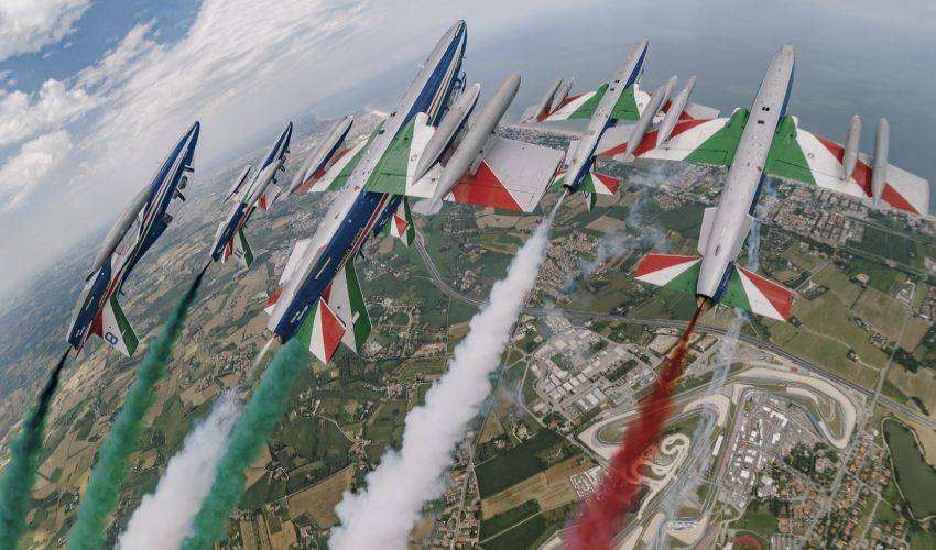 Frecce Tricolori festeggiano 60esimo anniversario di emozioni in volo
