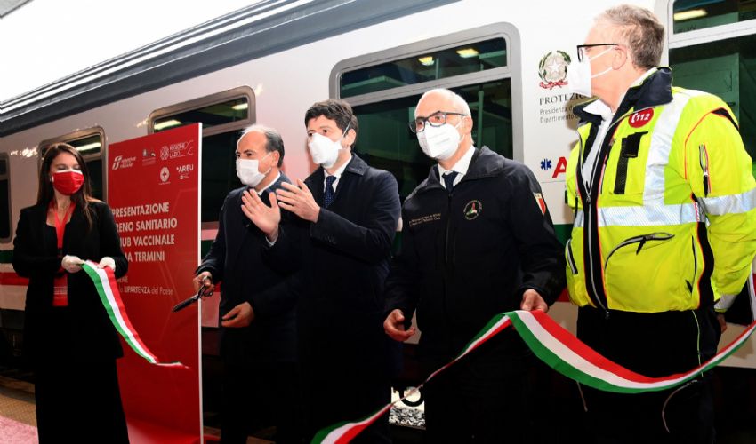 FS, per la ripartenza: treno sanitario e hub vaccinale di Roma Termini
