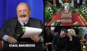L’addio a Maurizio Costanzo, l’omaggio tra lacrime e ricordi speciali