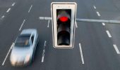 16enne al volante “brucia” 4 semafori rossi: maxi multa da 6.000 euro