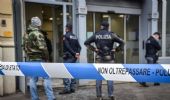 Rapina in banca a Milano: ostaggi illesi, banditi in fuga dalle fogne 
