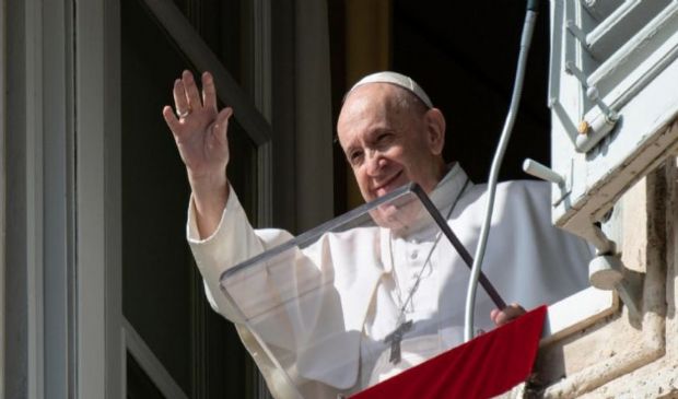 Papa Francesco: “Mia nonna diceva che il diavolo entra dalle tasche”