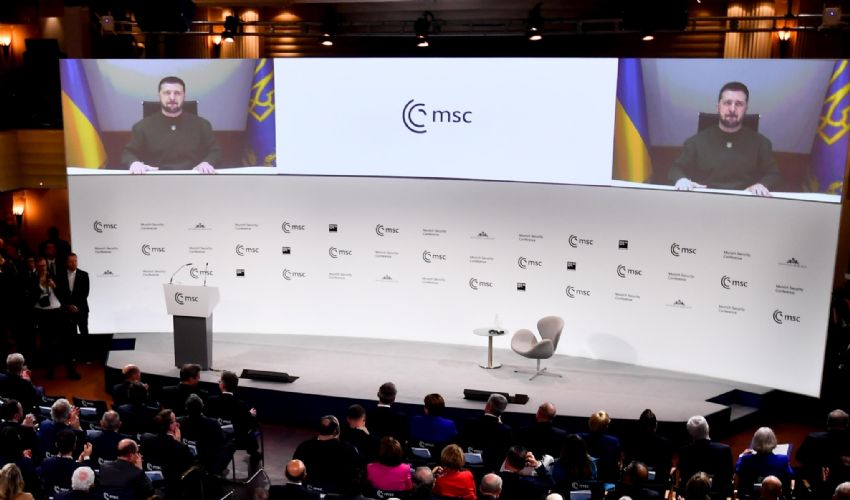 Da Monaco l’appello dei leader a continuare a sostenere l’Ucraina
