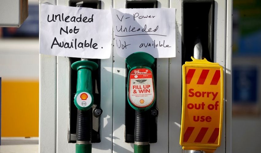 Regno Unito: code ai distributori di carburante, nuovi effetti Brexit