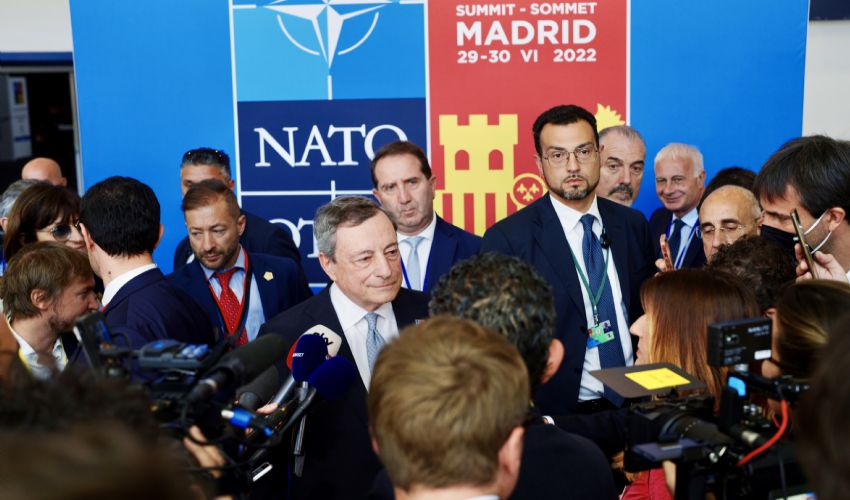 La Nato si rafforza sul fianco est (e in Italia). Draghi lascia Madrid