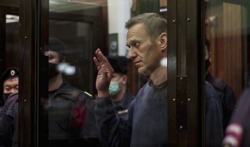 Navalny, condanna a 3 anni e mezzo: perché, cosa accade adesso