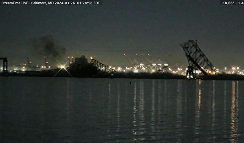 Baltimora, il crollo del ponte dopo la collisione con una nave cargo