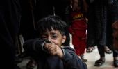 Gaza, il dramma senza fine: oltre 21 mila morti, fame e minacce