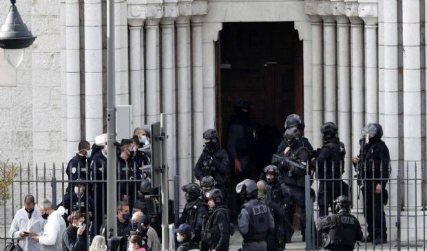 Attentato terroristico a Nizza: 3 morti. Macron: Francia sotto attacco