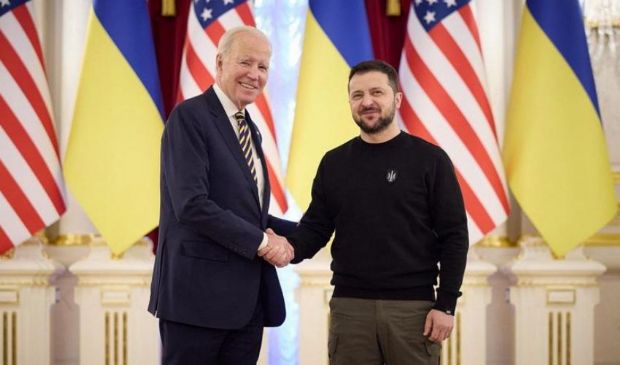 La visita a sorpresa di Biden a Kiev per l’anniversario della guerra