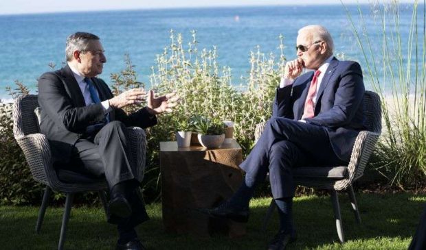 G7, incontro Draghi-Biden: “Piena sintonia”. Oggi la chiusura