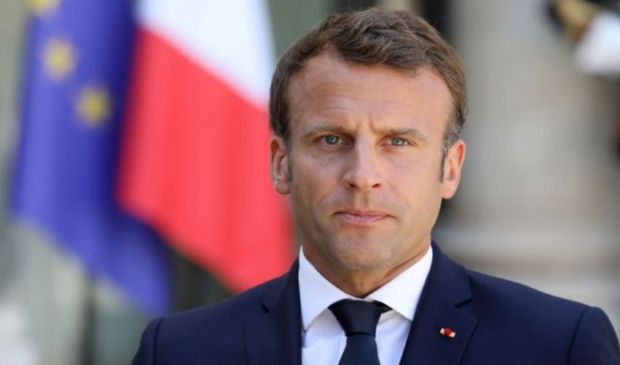 Emmanuel Macron: chi è il presidente francese età e la moglie Brigitte