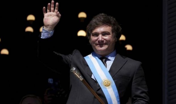 Milei sale al potere: l’Argentina tra speranza e preoccupazione