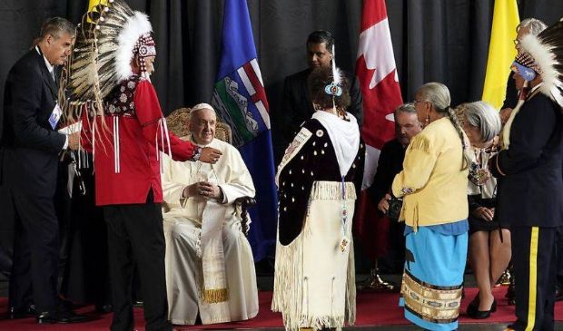 Il Papa in Canada: Bergoglio incontra i nativi vittime di abusi
