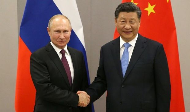 Ucraina, Putin incontra Xi Jinping a Samarcanda e minaccia Usa