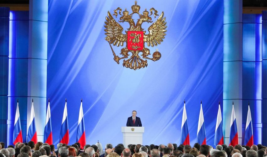 Tutta l’“assurdità” di Putin nel suo discorso più lungo della storia