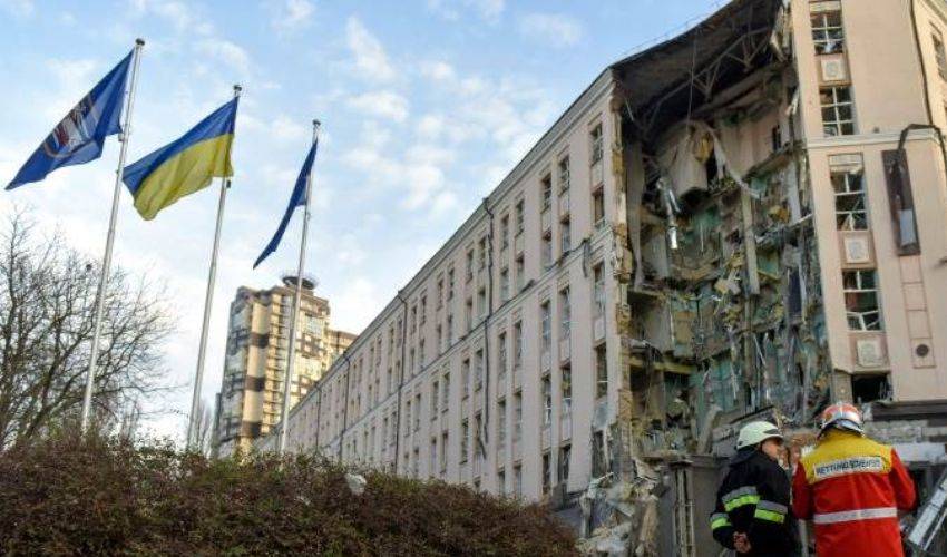 Ucraina, raffica di attacchi criminali russi su Kiev e sul Paese