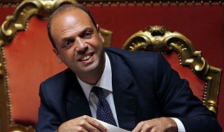 Angelino Alfano biografia 2018 curriculum ministro degli Esteri 