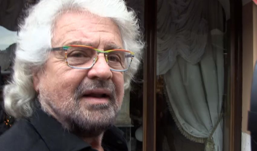 Beppe Grillo contro il Mes. Stavolta il governo rischia davvero 