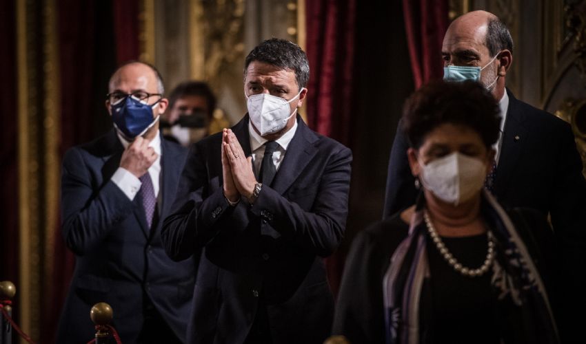Zingaretti resta ancora incollato a Conte, Renzi chiede discontinuità