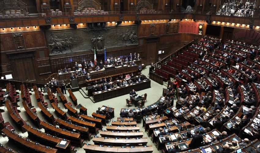 Camera dei deputati, conversione decreto Rave: scoppia la bagarre