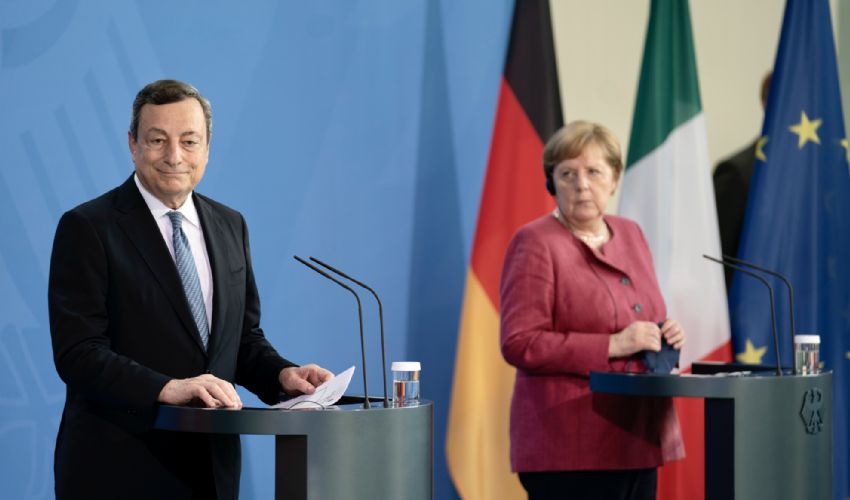 Draghi incontra Merkel a Berlino: sul tavolo anche il dossier migranti