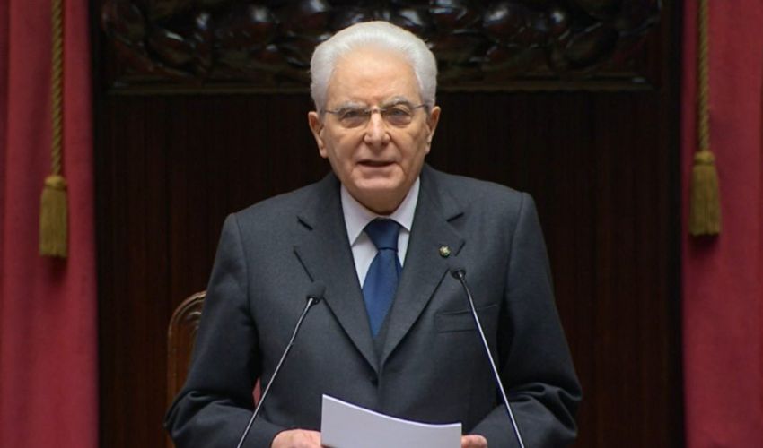 Mattarella ha giurato in Parlamento: “Chiamato alla responsabilità”