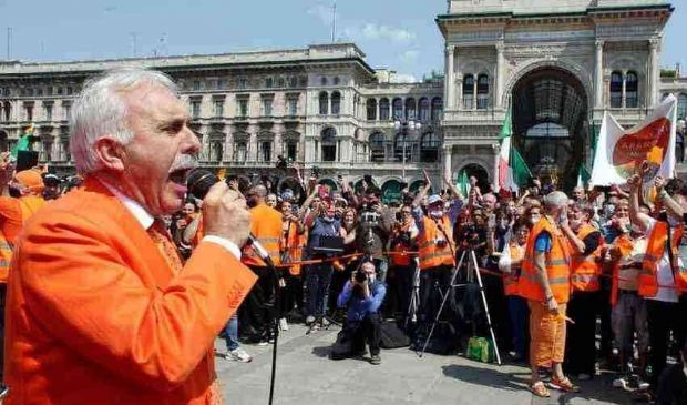 Gilet arancioni: chi sono, cosa chiedono e perché protestano in piazza