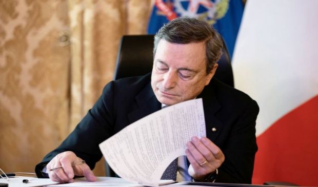 Manovra, Draghi non concede spazi. La ‘palla’ passa al Parlamento