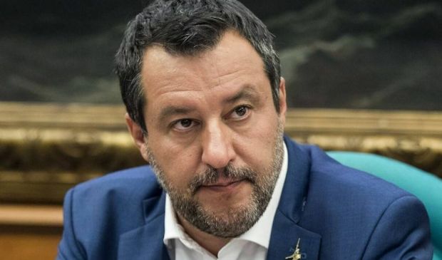 Salvini scrive ai suoi per rassicurarli ma leadership in declino