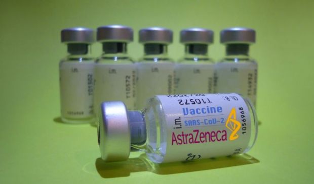 Vaccini, l’Italia blocca l’export di 250mila dosi AstraZeneca 
