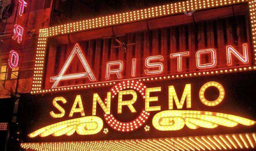 Sanremo 2021, no a esclusione Fedez. Fimi: “Festival al Forum Assago”