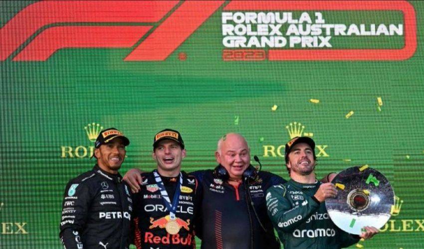 A Melbourne Verstappen vince la gara più lunga e più pazza del mondo