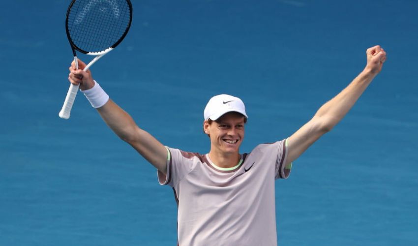 Sinner, impresa epica a Melbourne: batte Djokovic e va in finale